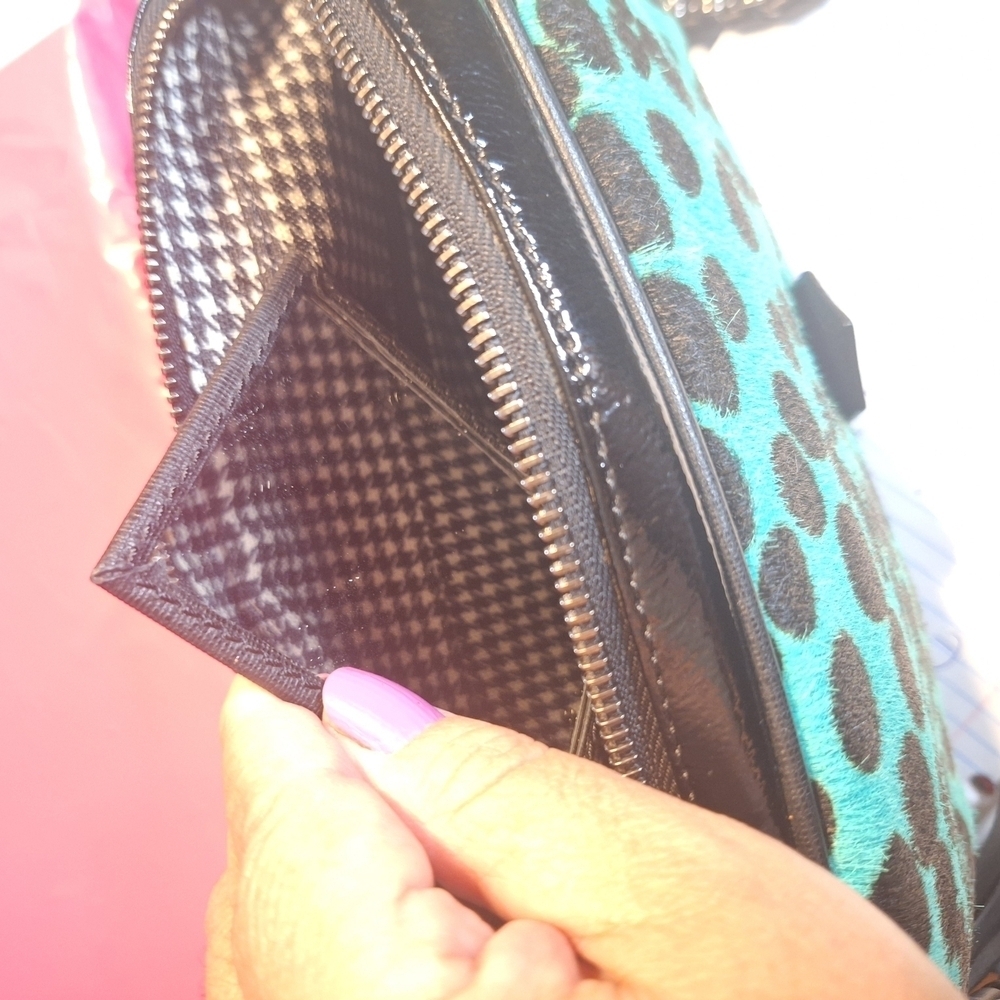 Eric Javits Black and Green Crossbody Bag - Picture 9 of 12